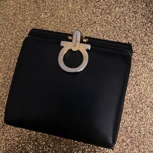 SALVATORE FERRAGAMO VTG 25 BLACK GOLD LEATHER years older Wallet GORG LUX LOVED